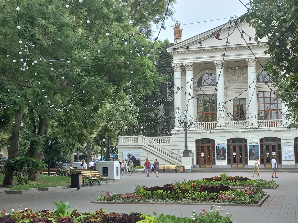 Театр имени Луначарского