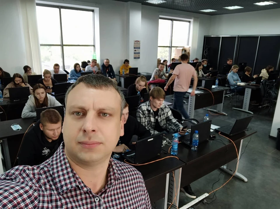 В ситуационном центре работа продолжается и днем, и ночью