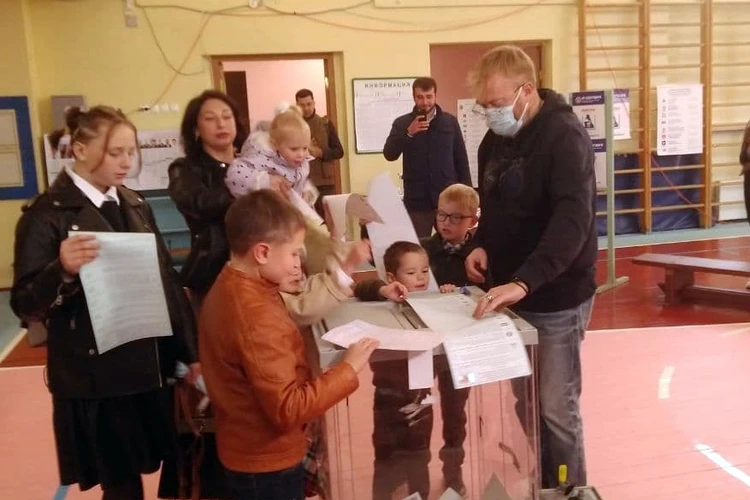 Спокойно и без нарушений: Депутат Виталий Милонов проголосовал на выборах в Госдуму