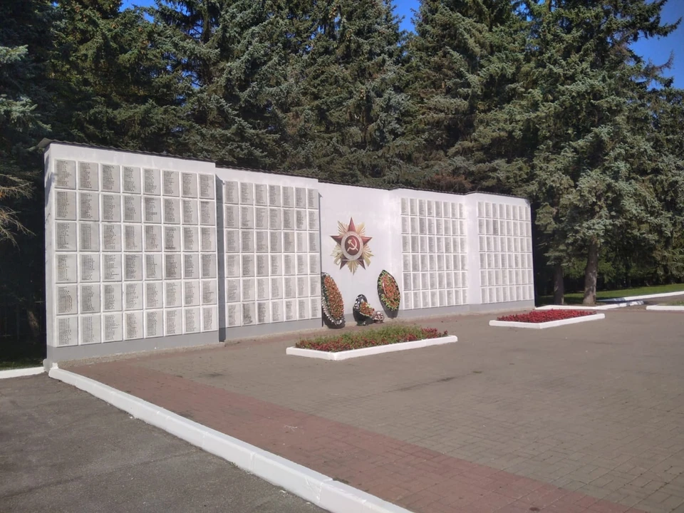 Воинское кладбище в Калуге.