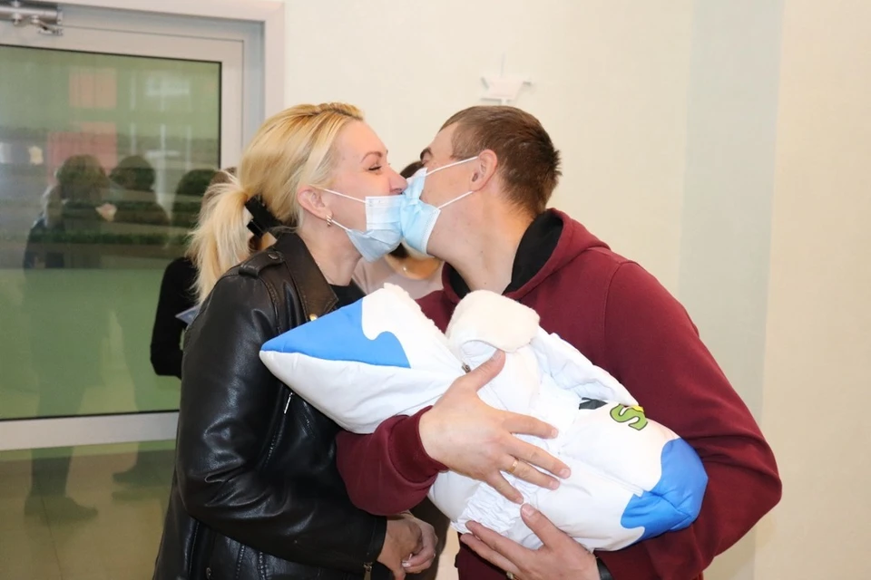 Мать встретилась с сыном только спустя месяц после его рождения. Фото: Алтайский краевой клинический перинатальный центр ДАР