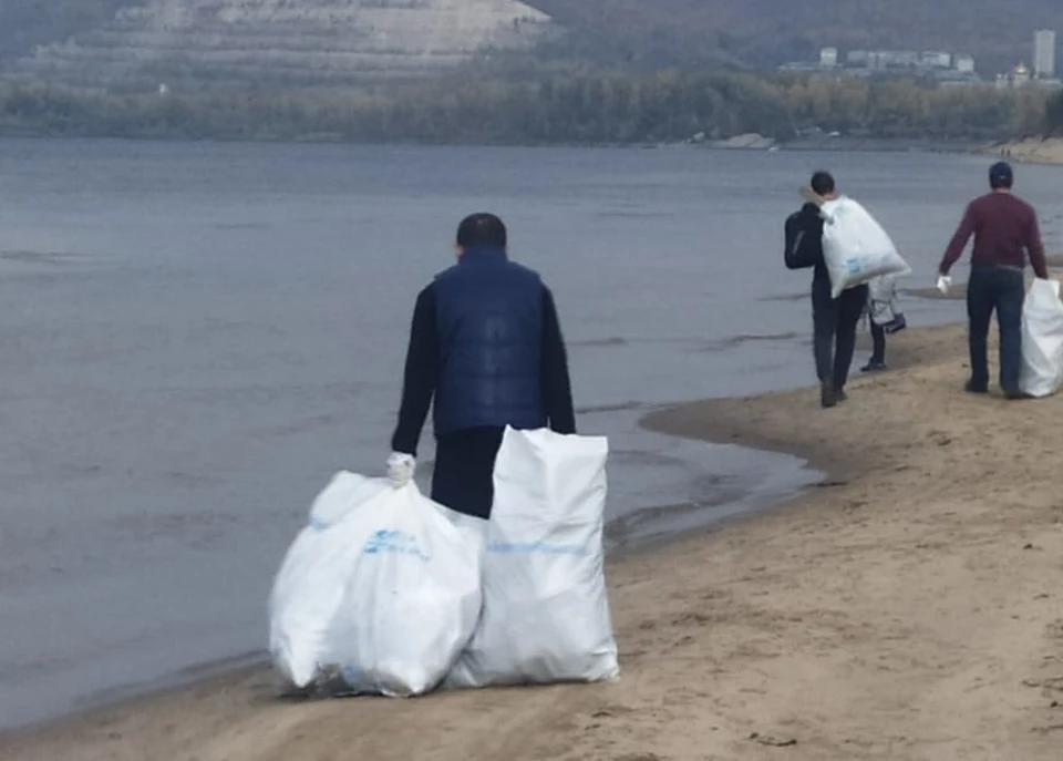 Активисты убрали более 5 га береговой зоны острова