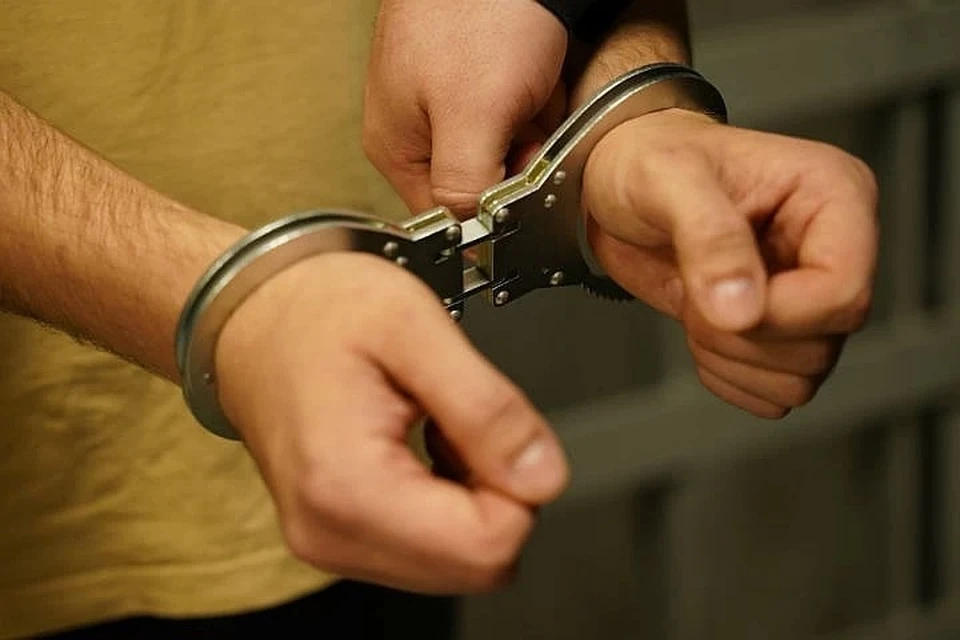 Стрелявшего оперативно задержали, никто не пострадал
