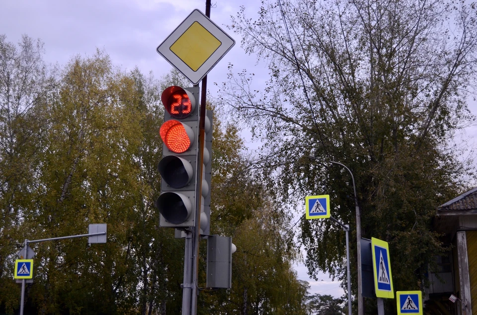 После фиксации нарушения видеокамерой информация передается в ГИБДД, обрабатывается.