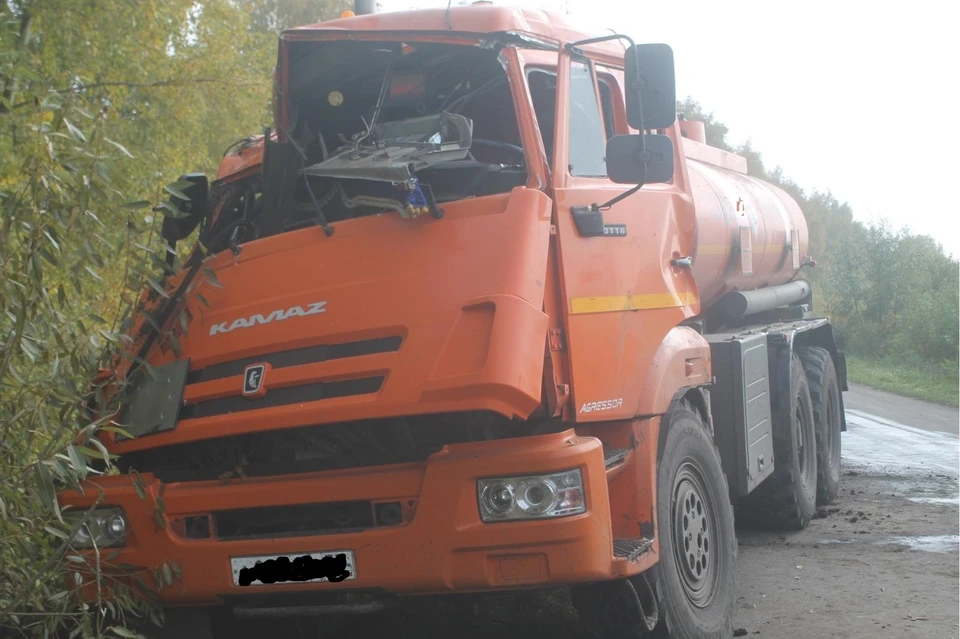 В Свердловском районе погиб водитель, опрокинувшейся автоцистерны. Фото: Госавтоинспекция Орловской области