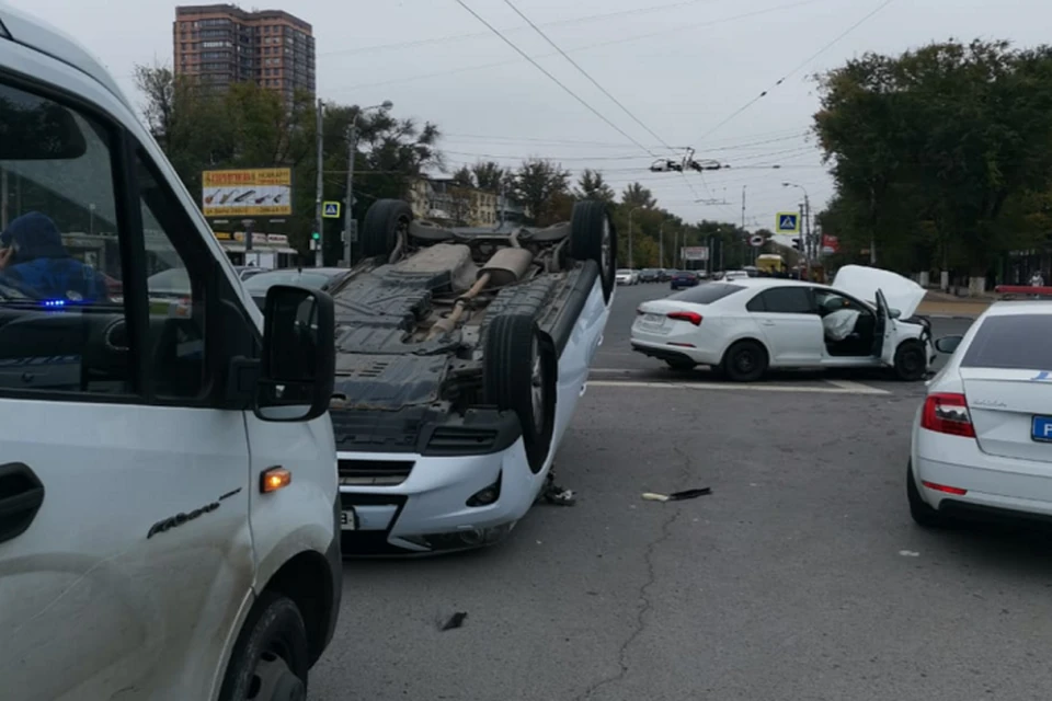 Столкнулись Skoda Rapid и Lexus RS 270. Фото: отдел пропаганды УГИБДД