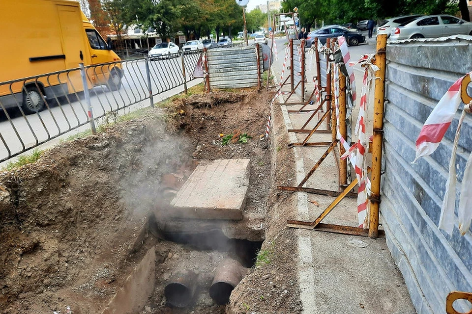 Верная примета начала отопительного сезона - разрытые теплосети