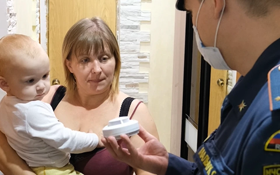 В Ялте устанавливают датчики дыма в жилых домах