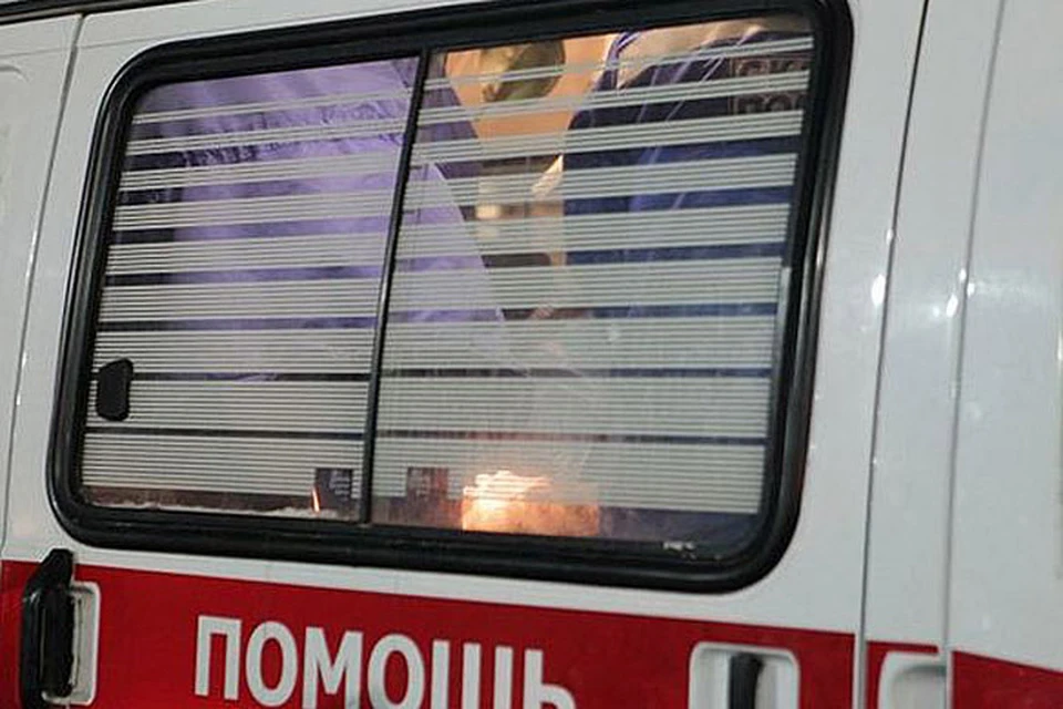 Пожилая женщина получила тяжелые травмы. На скорой ее отвезли в больницу.