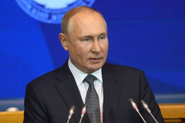 Путин: нас критикуют за традиционные ценности