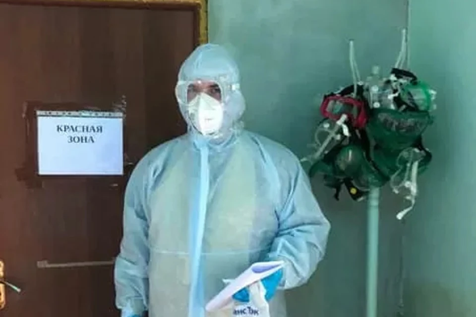 Священник в "красной зоне". Фото: Петро-Павловский кафедральный собор