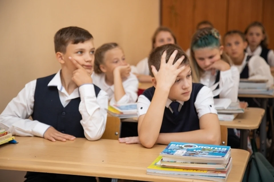 В Ростове лицей № 20 закупит мебель на 34 миллиона рублей