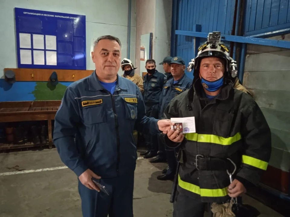 Наградили сразу четырёх героев. Фото: Амурский центр ГЗ и ПБ