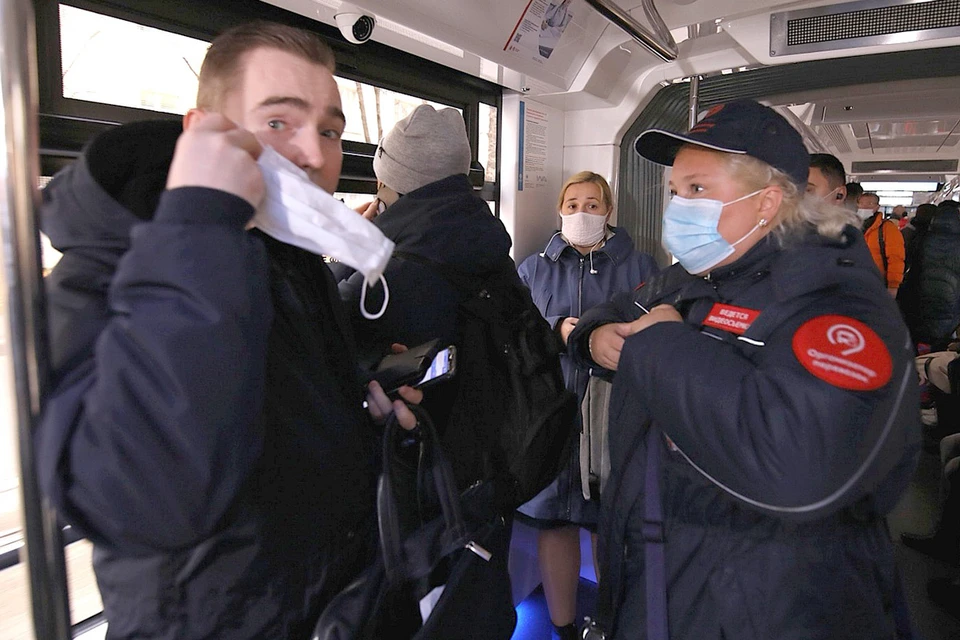 В столице усилен контроль за ношением медицинских масок в общественном транспорте.