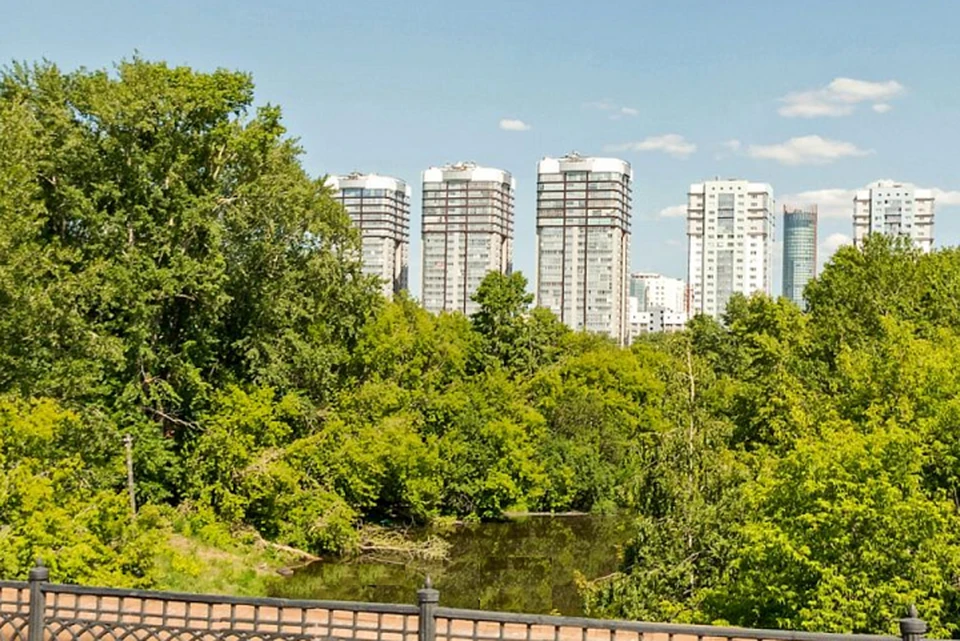 Пространство у моста на Бебеля пока выглядит не самым лучшим образом. Фото: сервис Яндекс.Карты