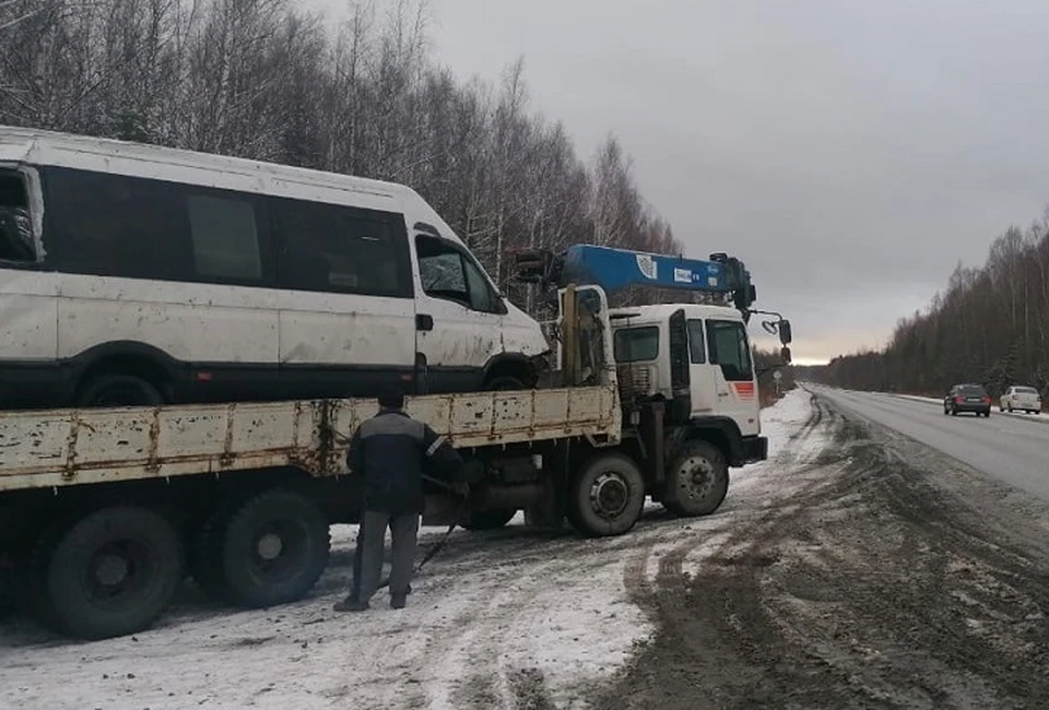 Ведомство должно будет непрерывно следить за качеством снегоуборочных работ и мобилизовать для этого спецтехнику. Фото: пресс-служба Управления автомобильных дорог Свердловской области