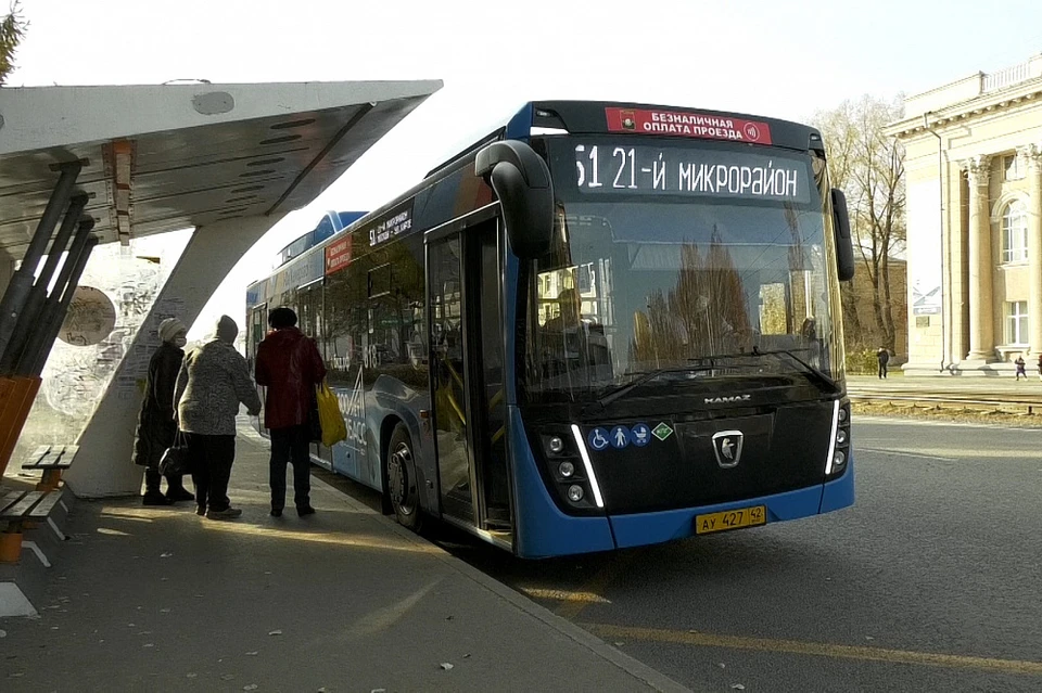 В Кемерове культурно-историческим маршрутом стал 51-й автобус. Фото: пресс-службы администрации Кемерова.
