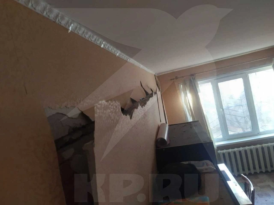 В Улан-Удэ в одной из квартир многоэтажки обрушилась стена из-за хлопка
