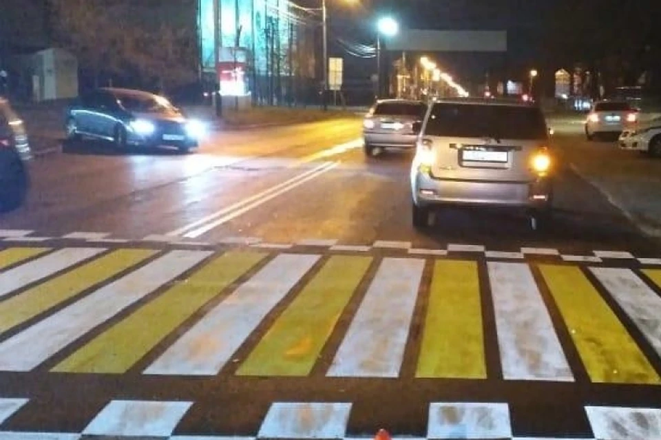Иномарка на полном ходу сбила хабаровчанку на «зебре»: водитель отвлекся на телефонный звонок