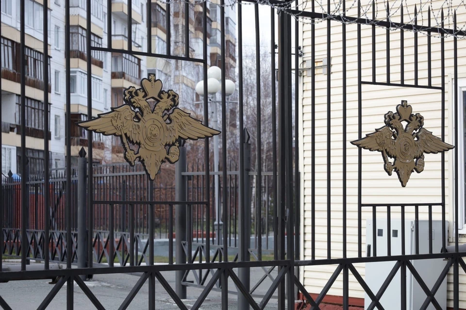 Ее жизни и здоровью ничего не угрожает. В отношении несовершеннолетней противоправных действий не совершалось.