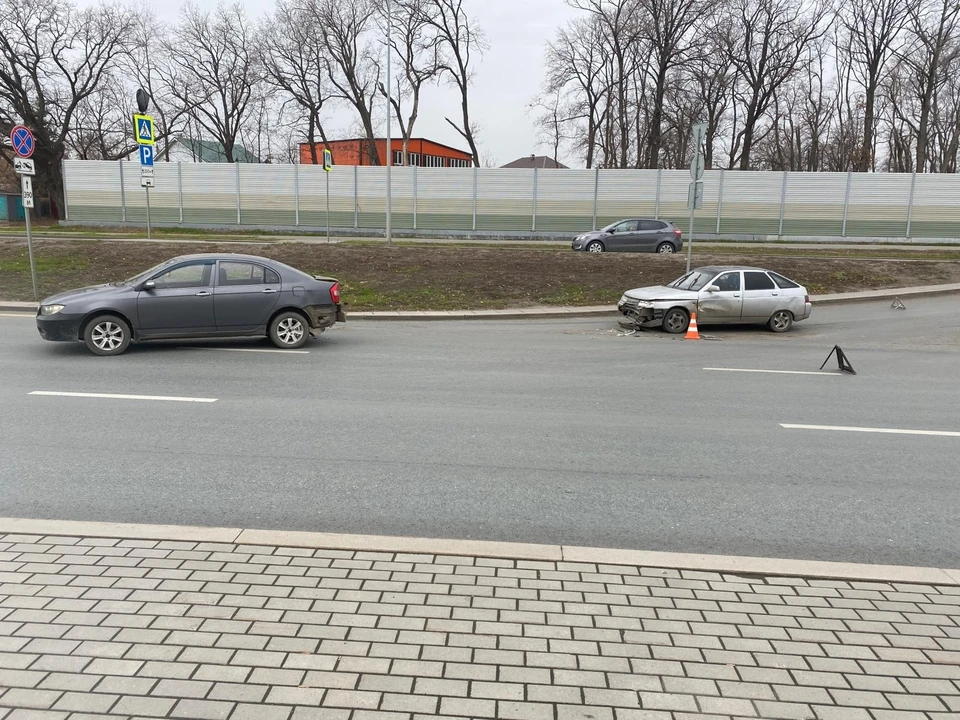 Волга ньюс самара. ДТП 11.05.2022 Новоегорьевская эстакада белая дача. Видео ДТП 11.04.2022.на улице Анри Барбюса Астрахань.