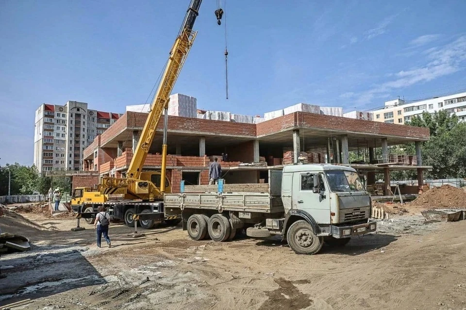 Школу на Пятой просеке все же построили, но для огромного района этого мало