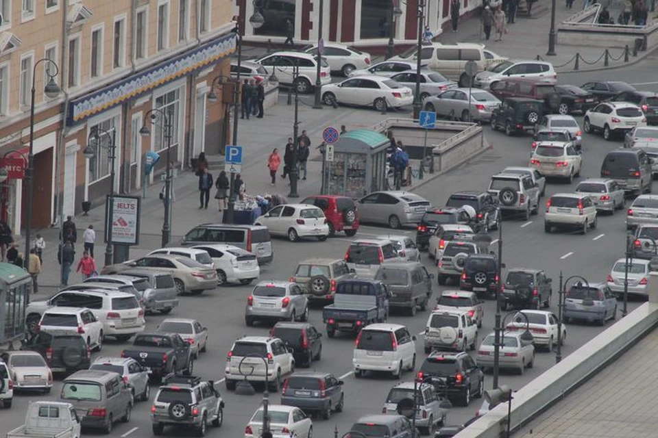 Транспортный коллапс. Пробки Владивосток. Пробки в городе. Фото в пробке Россия.