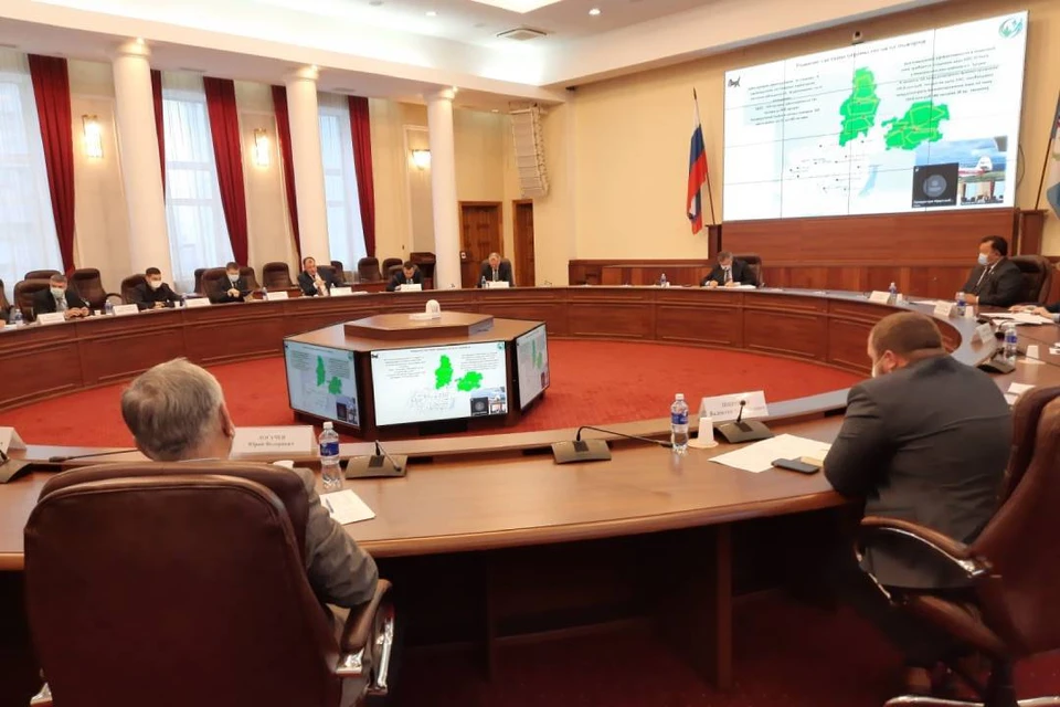 Перспективы развития лесной отрасли обсудили в правительстве Иркутской области. Фото: Пресс-служба правительства Иркутской области.