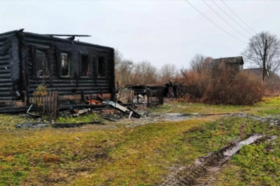 Сгорел деревянный жилой дом. Фото: СУ СК по Тверской области