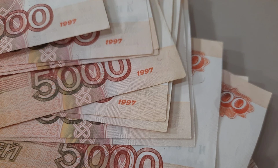 Жительница Белоярского украла деньги у мальчика-сироты