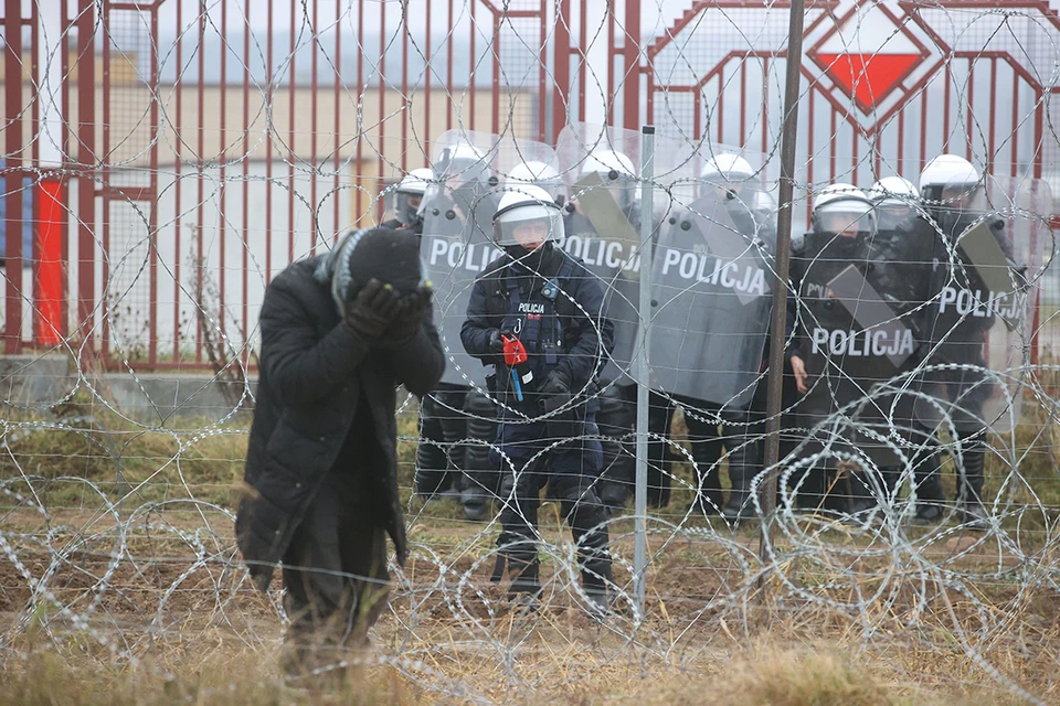 Минздрав Белоруссии рассказал о пострадавших от слезоточивого газа и водометов на белорусско-польской границе.