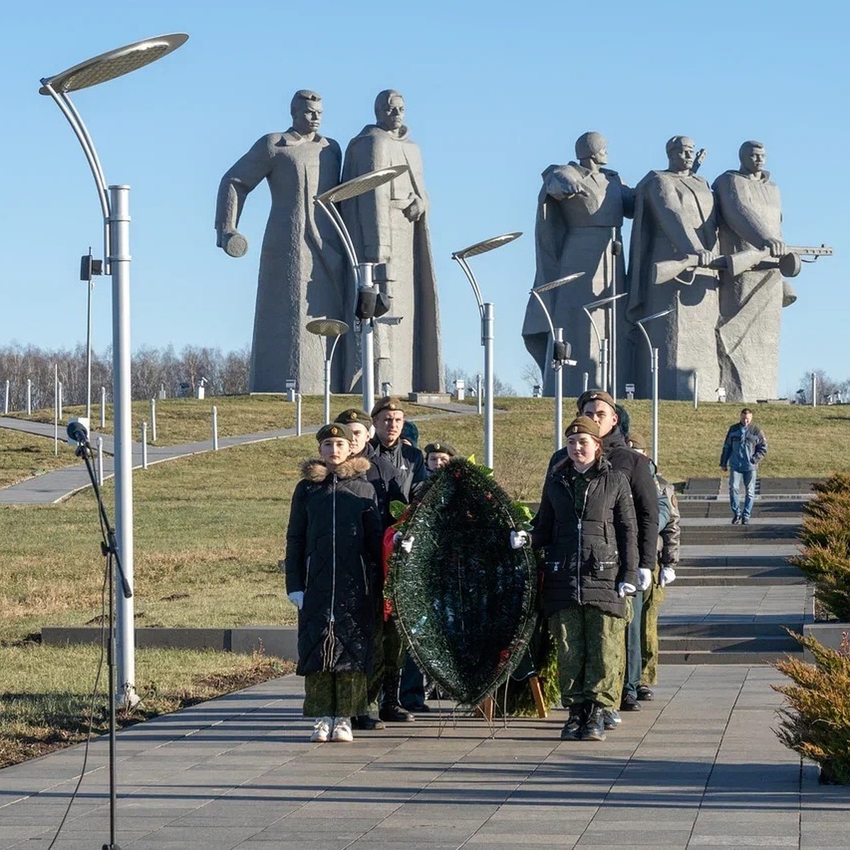 80-летие битвы под Москвой: делегация Казахстана почтила память героев- панфиловцев - KP.RU