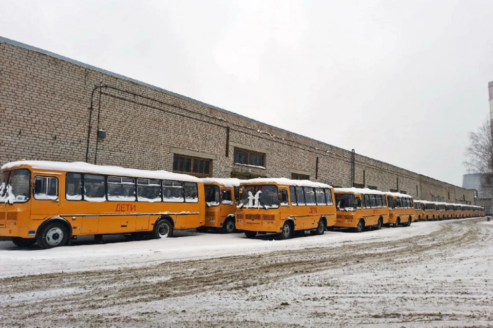 Более чем полсотни автобусов простаивают на городских стоянках. Фото: vk.com/kirovt