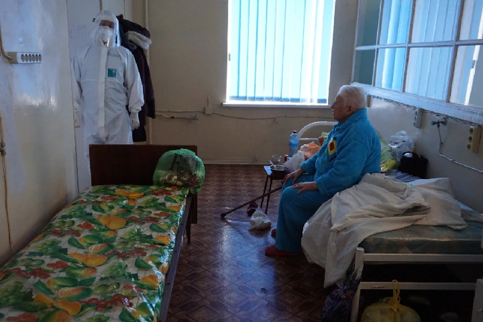Более 15000 жителей еще находятся под присмотром врачей
