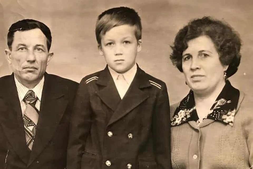 Премьер-министр поделился памятной фотографией своих родителей