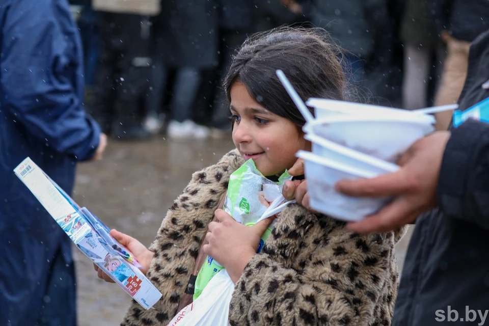 Беженцам посоветуют выбрасывать продукты, чтобы не портились. И пообещали - проблем с едой не будет. Фото: sb.by