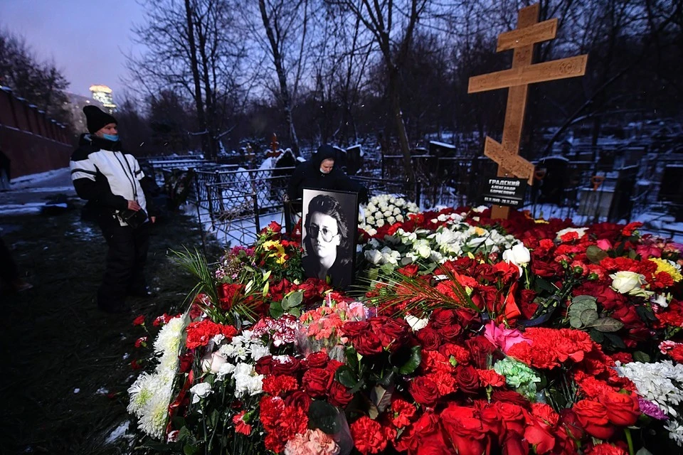 Похоронили музыканта на Ваганьковском кладбище.