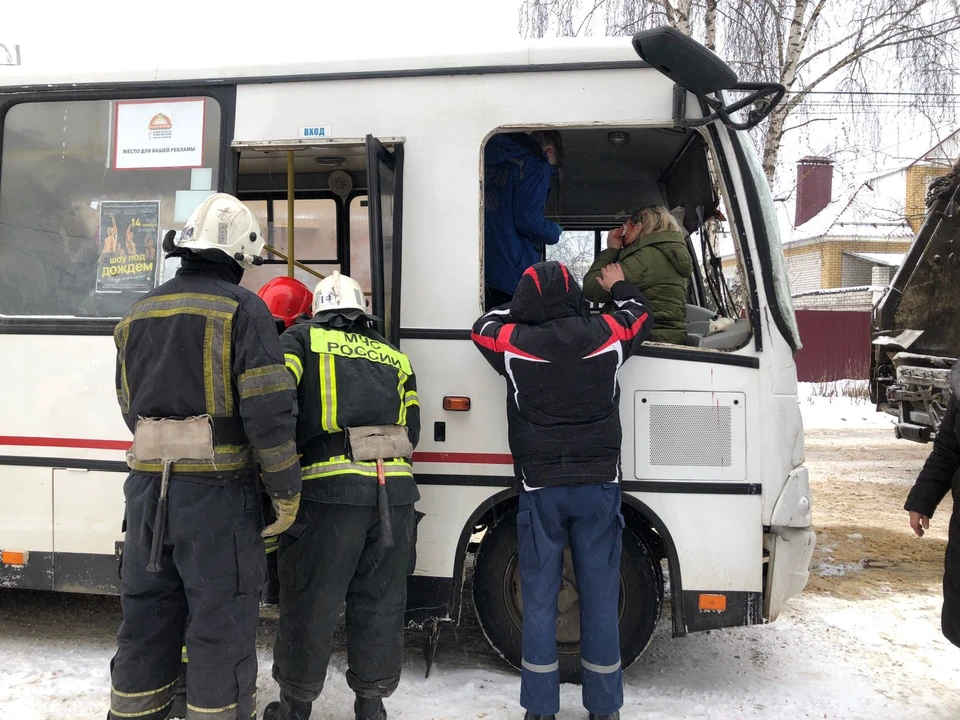 В автобусе пострадали 10 человек. Фото ГУ МЧС России по Владимирской области.