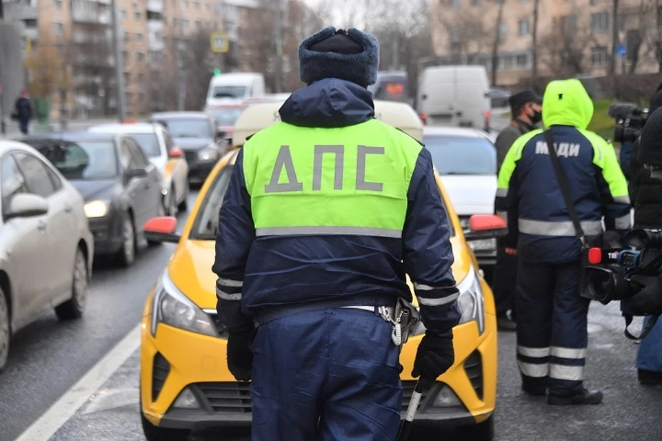 Такси попало в аварию. Пострадал один человек