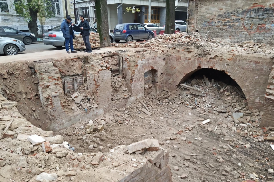 Под снесенным домом в Ростове обнаружились подземелья. Фото: "Парк-музей "Парамоны"