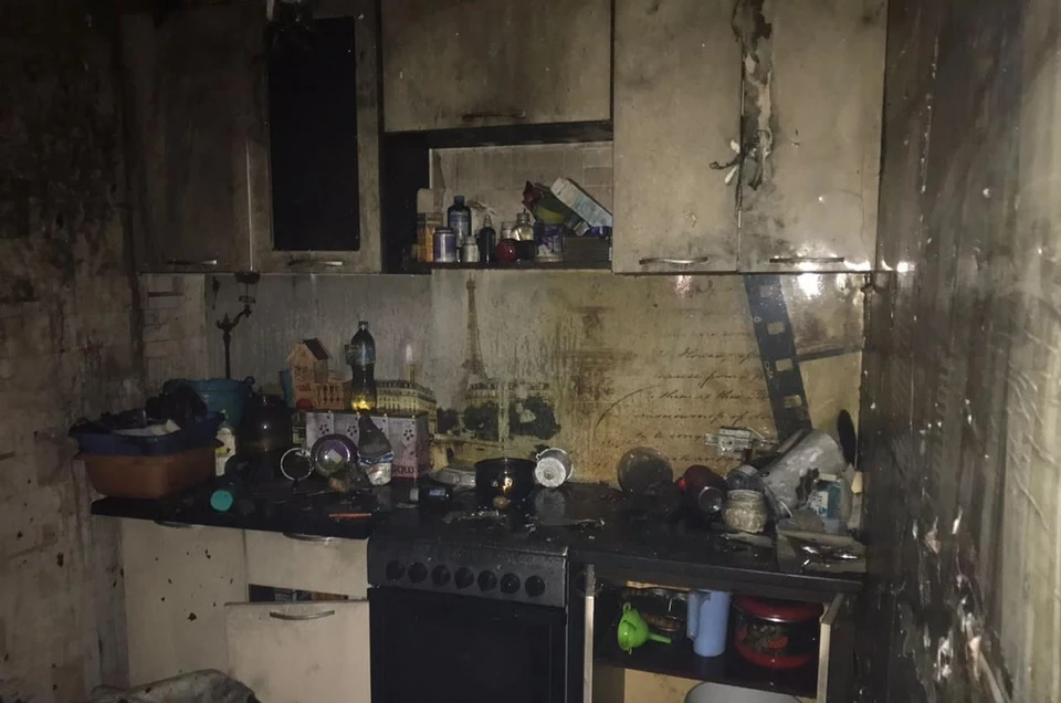 70 человек эвакуировались из-за пожара в общежитии в Иркутске