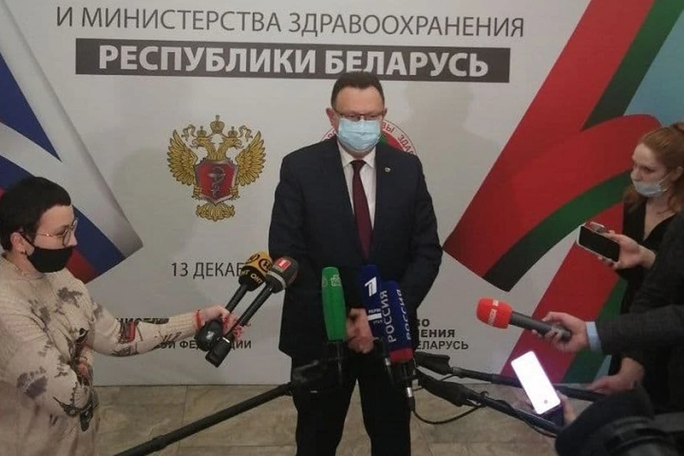 Дмитрий Пиневич сказал, что в Беларуси пока не выявили омикрон-штамм. Фото: Минздрава