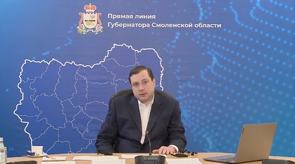 Алексей Островский рассказал о строительстве дороги в смоленском микрорайоне Алтуховка. Фото: пресс-служба администрации Смоленской области.