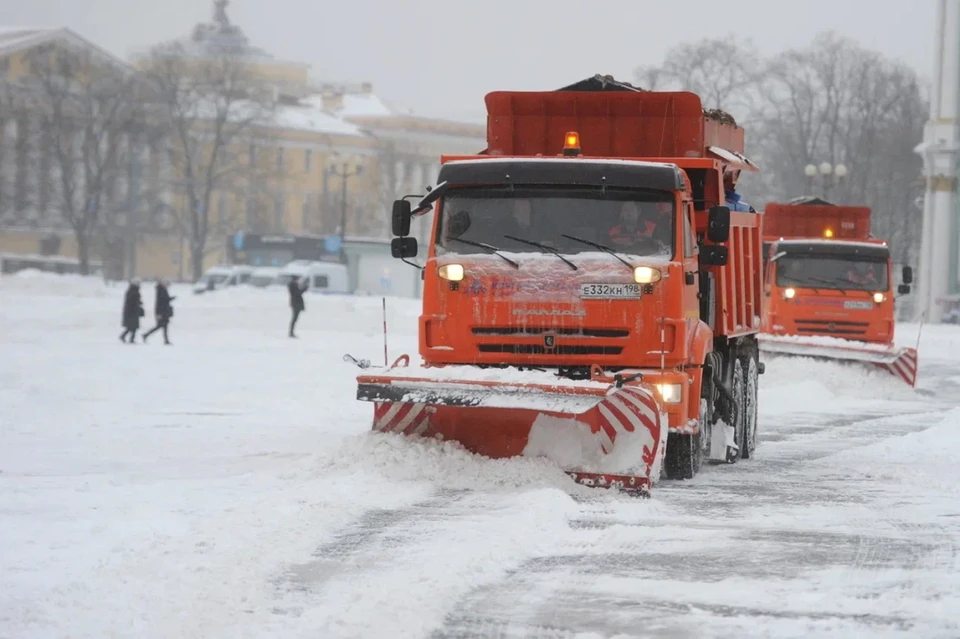 Вице-губернатор Повелий объяснил медленную уборку снега в Санкт-Петербурге.