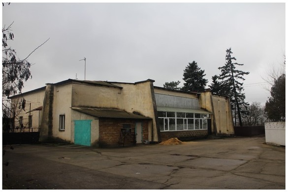 Здание построили специально для Леонида Ильича Брежнева.