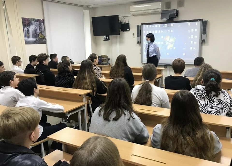 Юным сочинцам о правилах соблюдения «детского закона». Фото: пресс-служба полиции