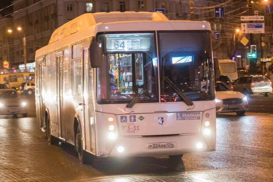 Автобус челябинск. Челябинский автобус. Пассажирский автобус. Автобус 64. Автобус 483 Челябинск.