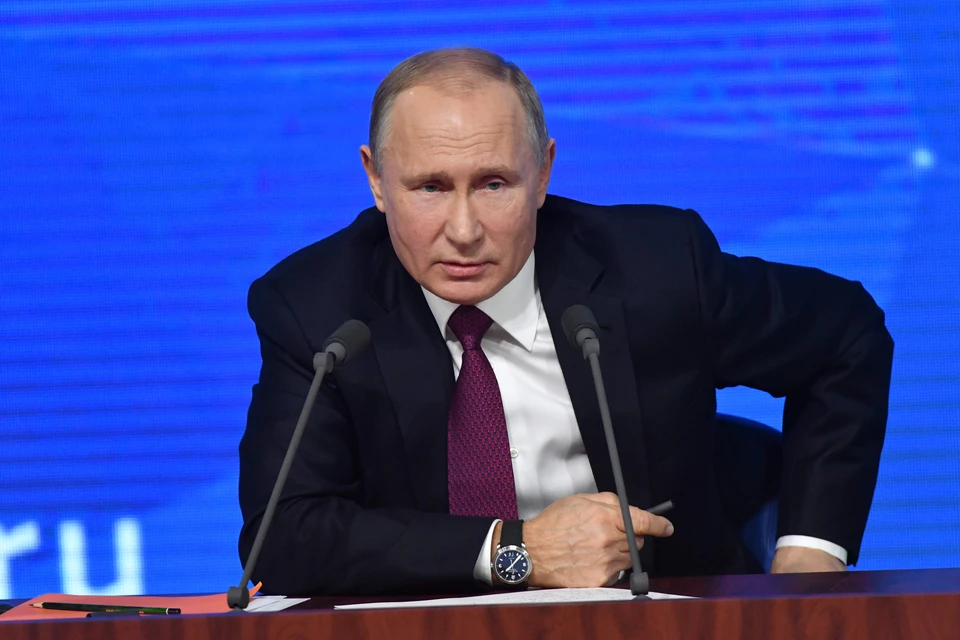 Путин заявил, что лично уговаривал Порошенко не начинать военную операцию в Донбассе