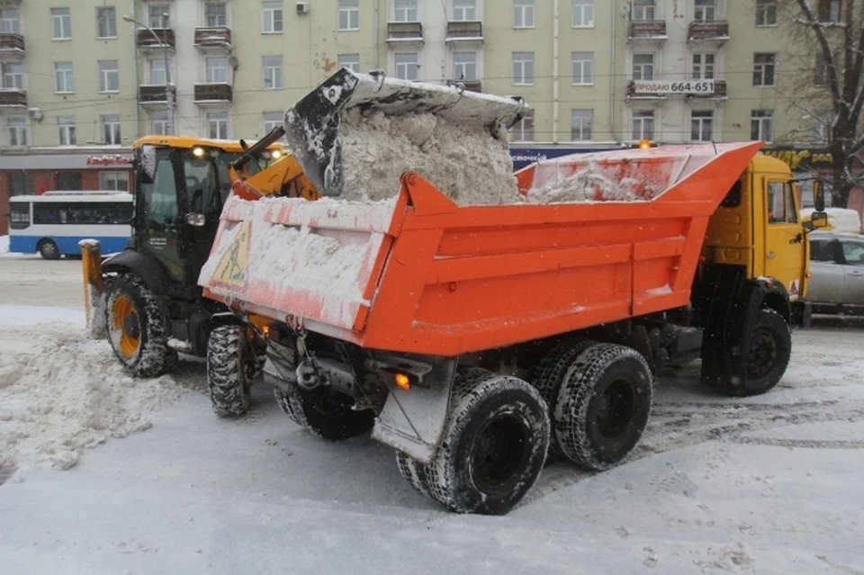 Мэр Новосибирска Анатолий Локоть назвал уборку города от снега удовлетворительной.