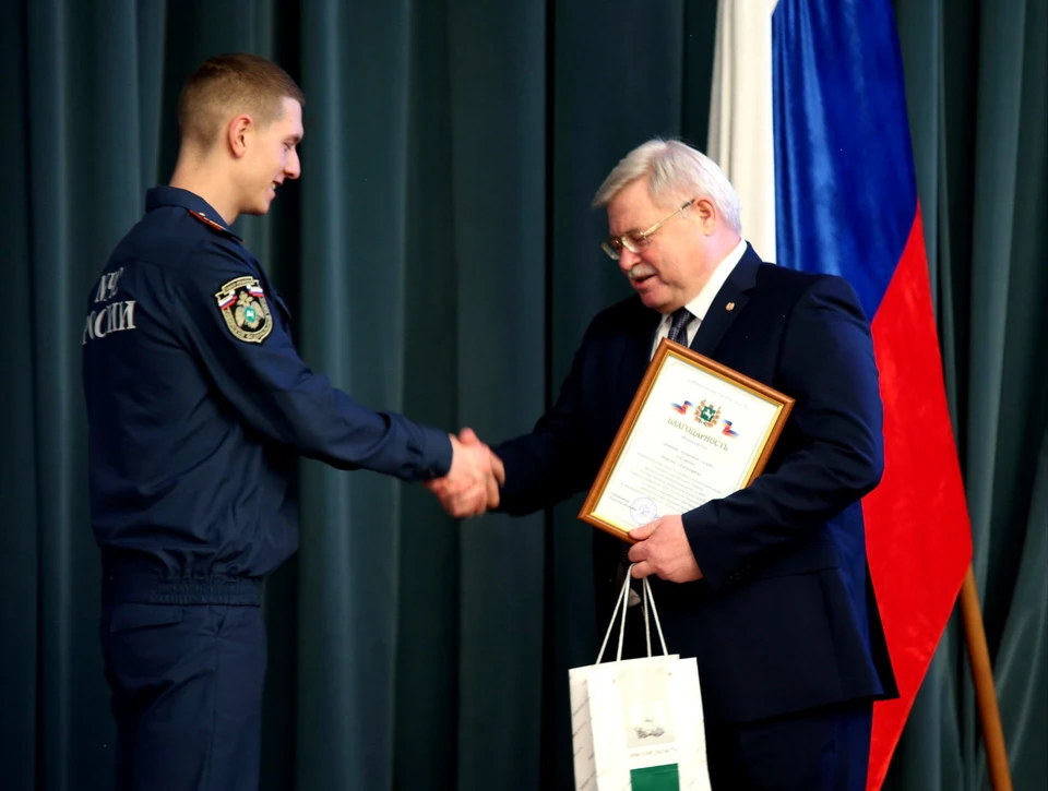 Два томских пожарных в свое внерабочее время спасли "Ленту" от огня!